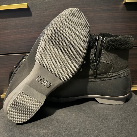 Sperry Duck Boots - Picture 3 of 4